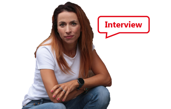 Aline Hasler (pädagogische Leiterin der Lernwerft) mit Interview-Symbol